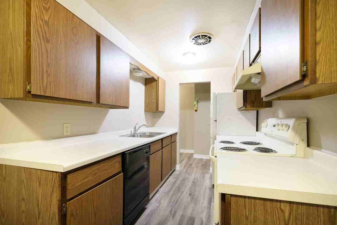 Knollcrest Apartments - Photo 3 of 10