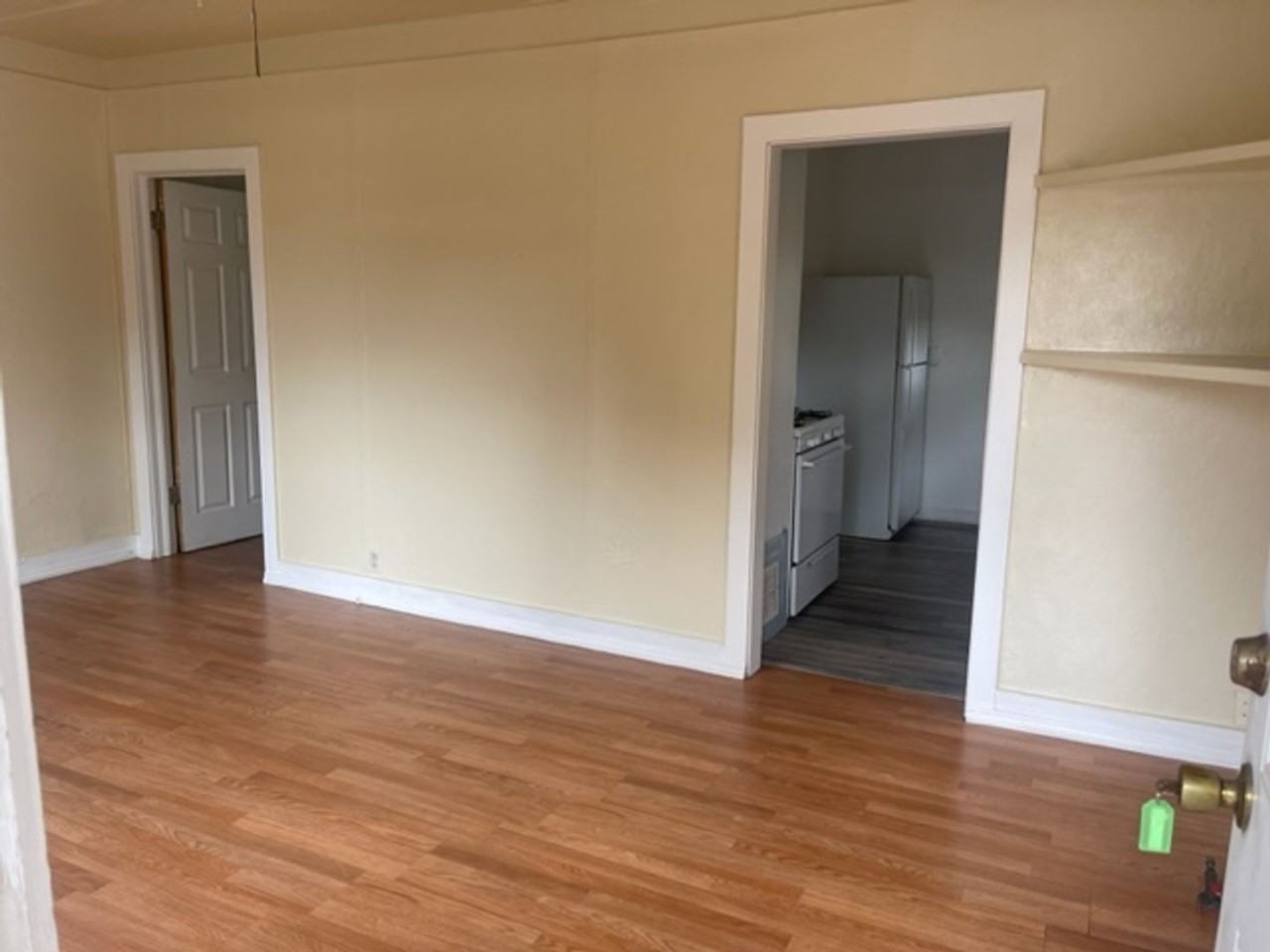 1007 N Cactus St - Photo 2 of 6