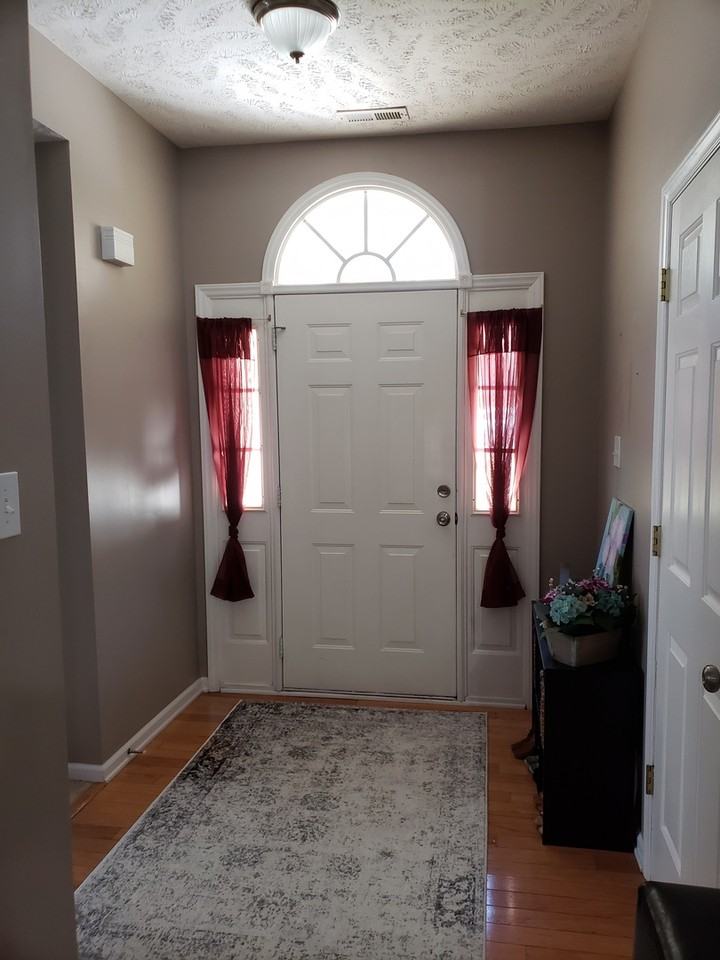 115 Silverberry Ct - Photo 2 of 35