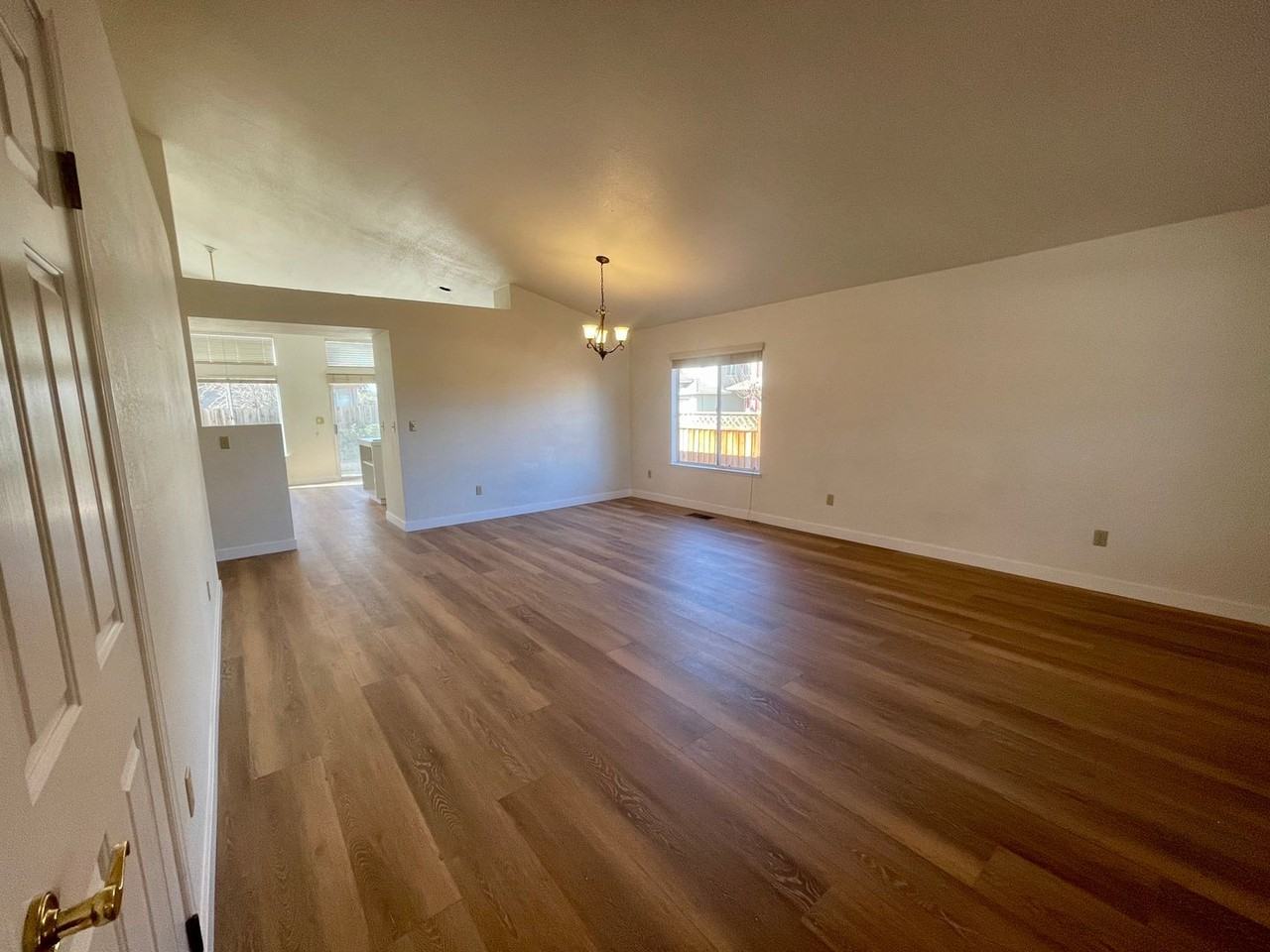 119 Goldmeadow Ct - Photo 2 of 12