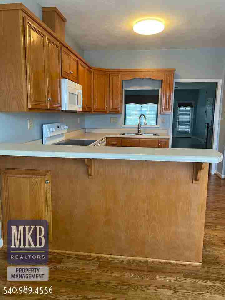 5502 S Village Dr - Photo 3 of 19