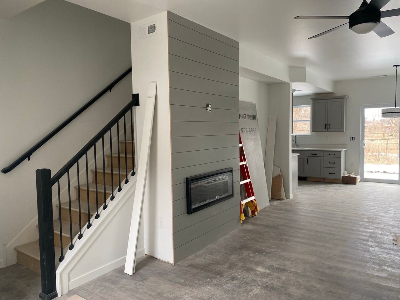 250 Adams St - Photo 5 of 17