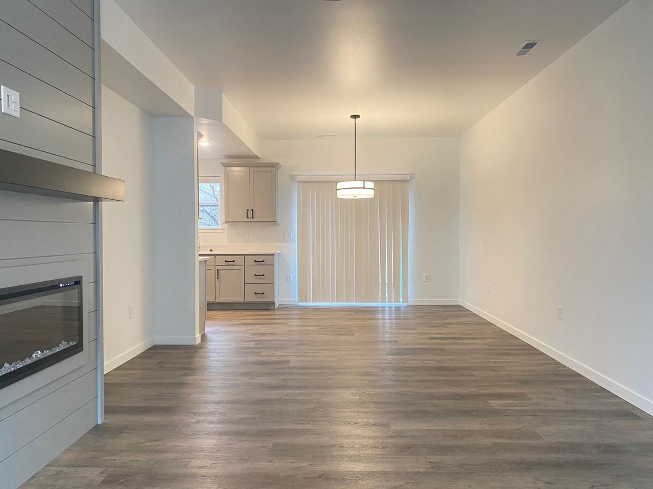 210 Adams St - Photo 5 of 18