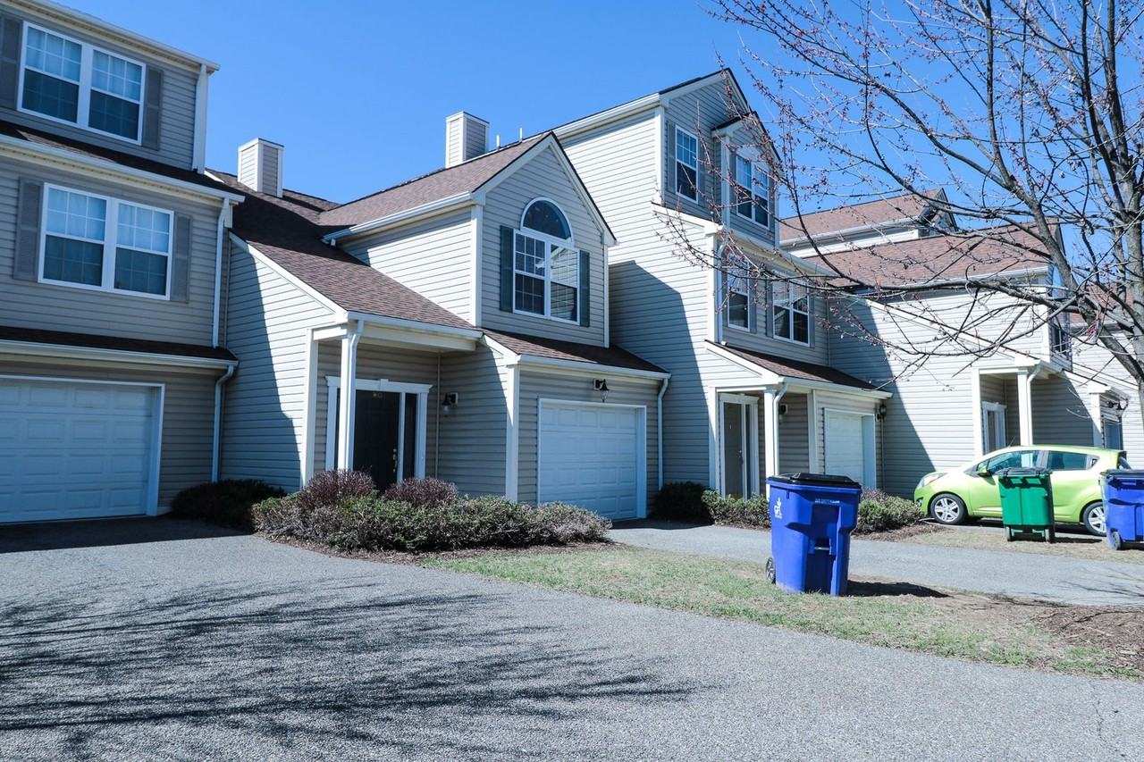 160 Kitty Ln - Photo 3 of 5