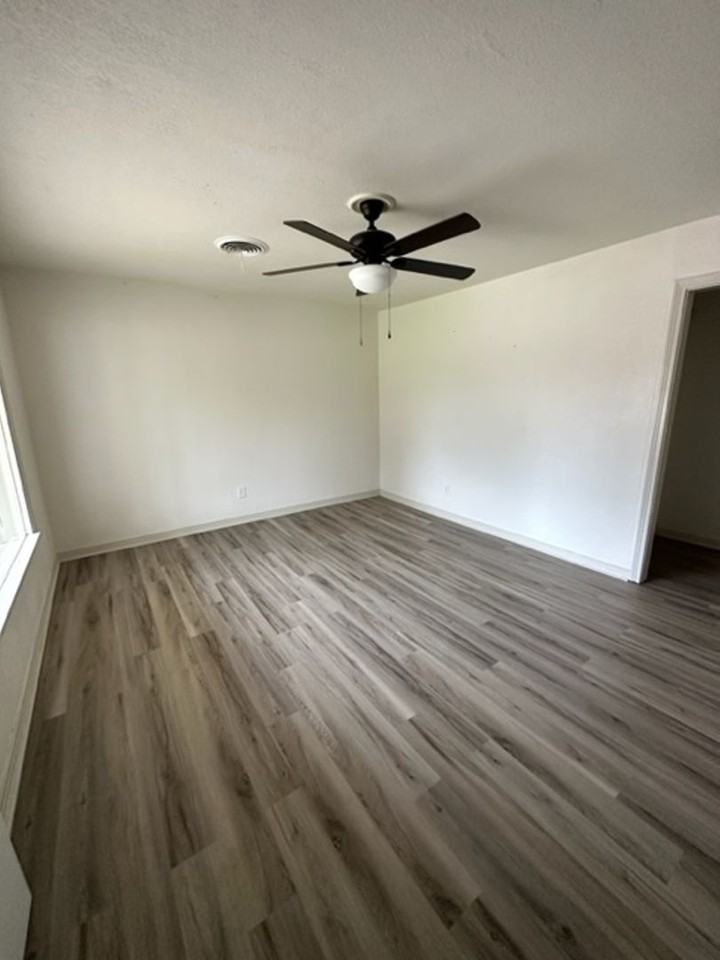 1333 Lillius St - Photo 2 of 15