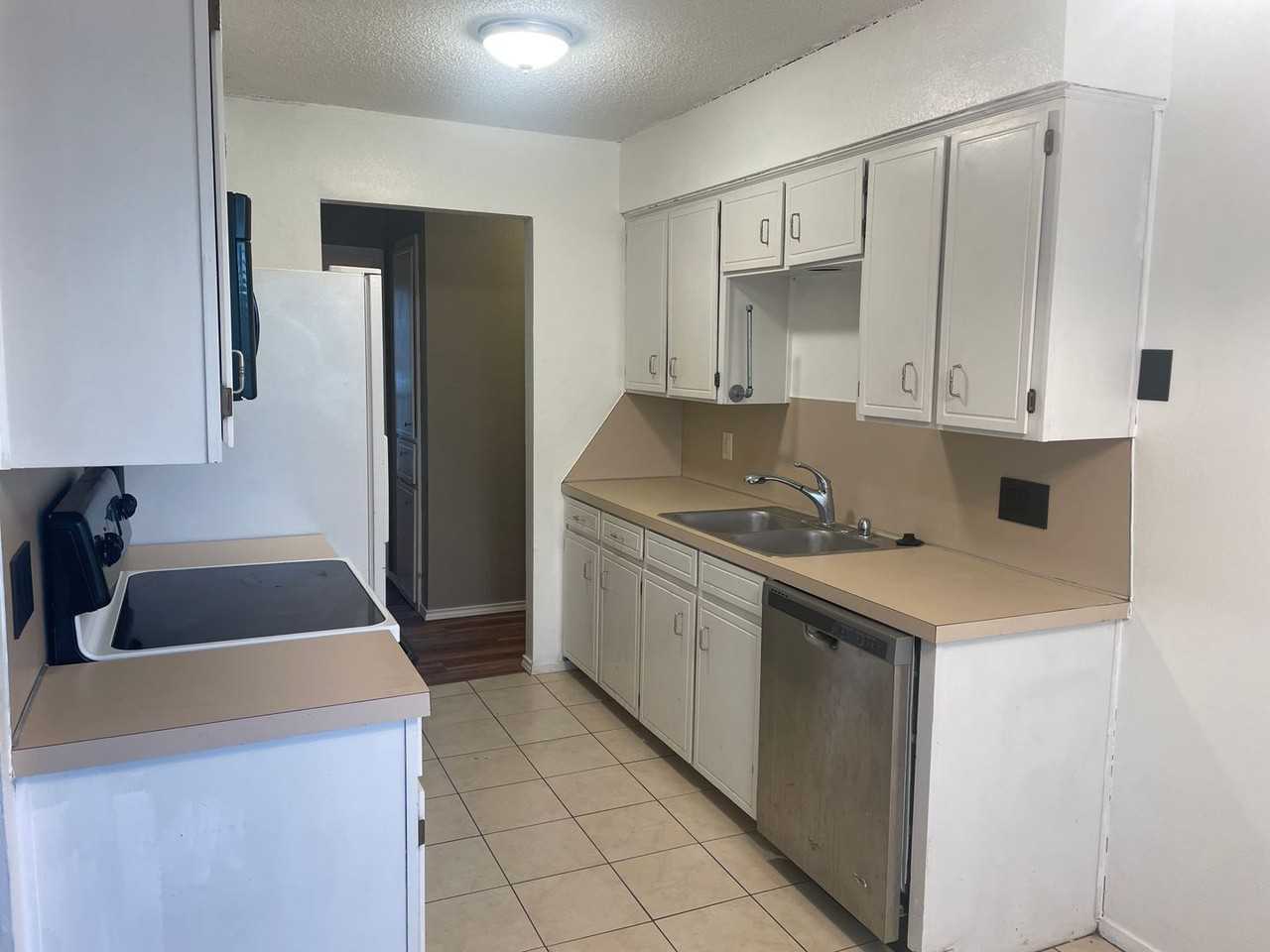 3902 Karen Dr - Photo 6 of 22