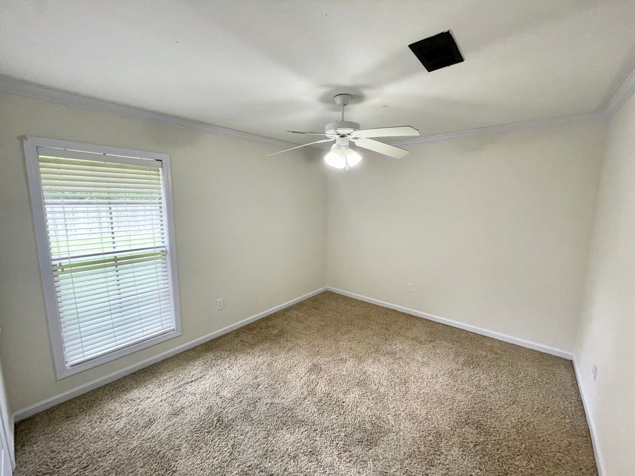 111 Stapleton Dr - Photo 6 of 19