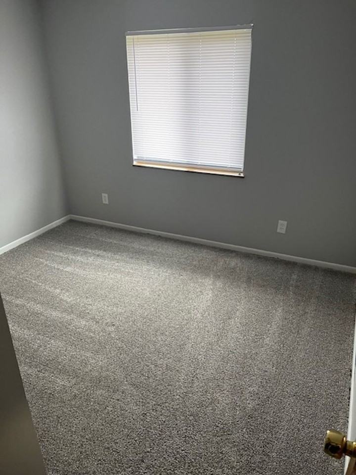 207 S Ivy Ln - Photo 2 of 8