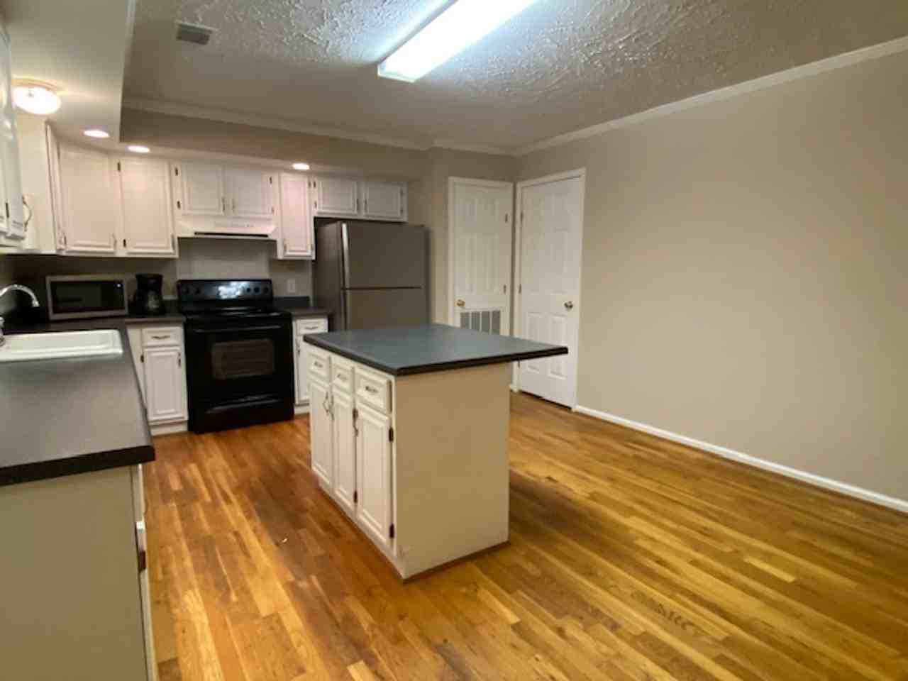 80 Bill Wilkie Dr - Photo 4 of 13