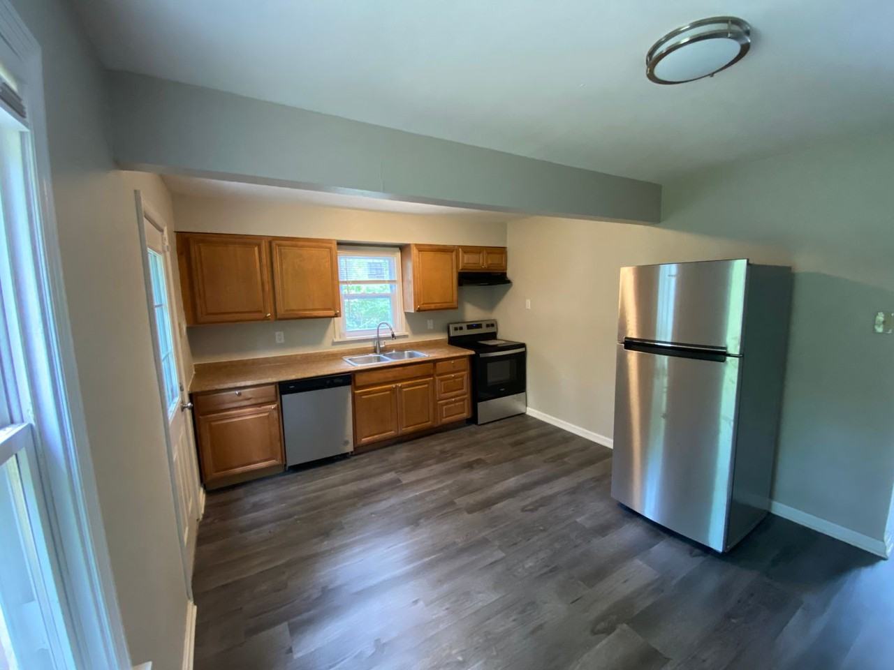 511 Graf Ave - Photo 2 of 32