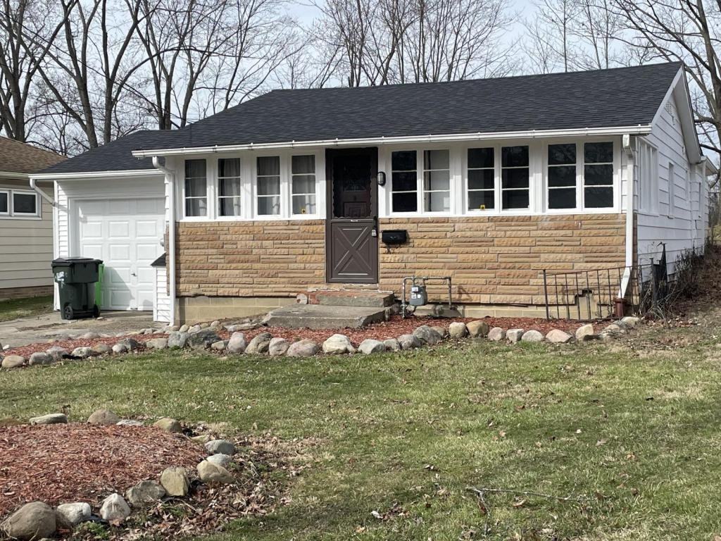 155 Talbot Dr - Photo 2 of 15