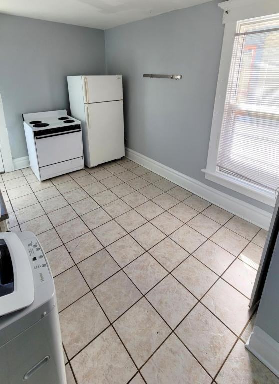 2592 East Ave - Photo 6 of 13