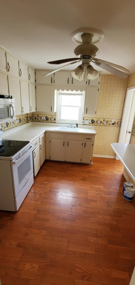 970 26th St - Photo 3 of 15