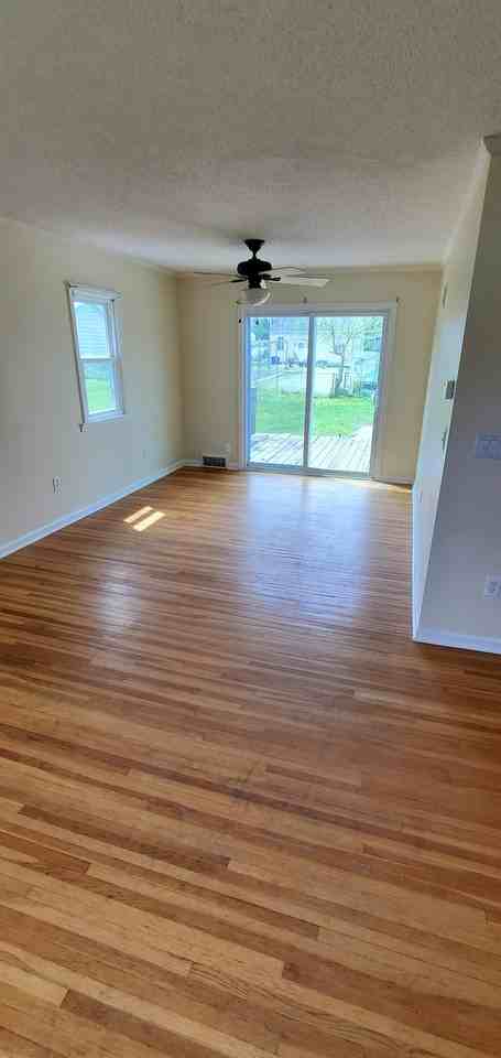 970 26th St - Photo 2 of 15