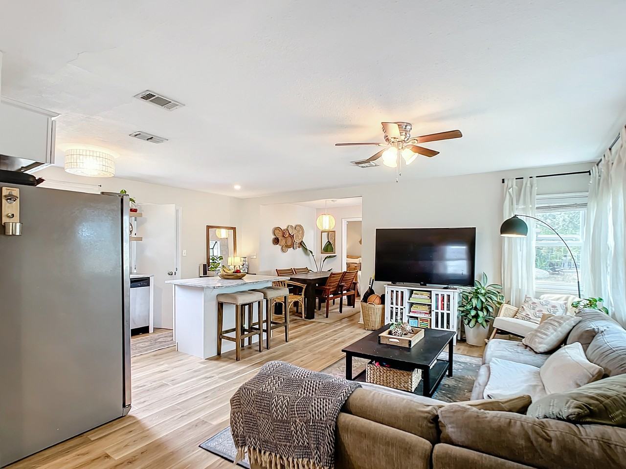 625 75th St N #A - Photo 3 of 33