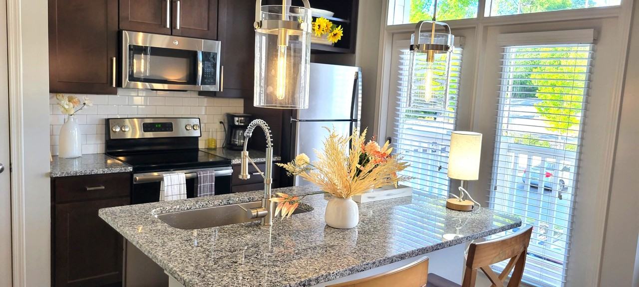 330 Ardmore Cir Nw #C144