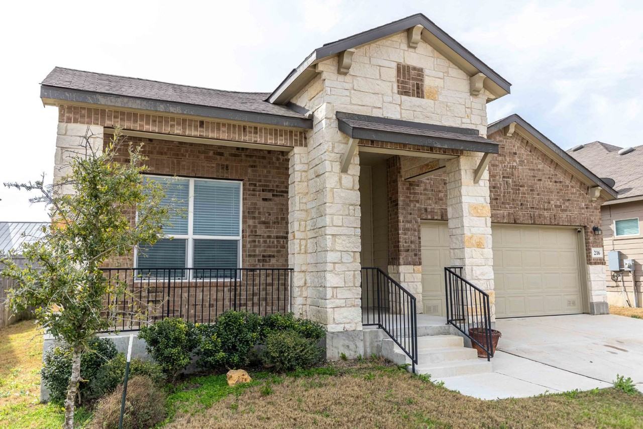 216 Country Ml - Photo 3 of 38