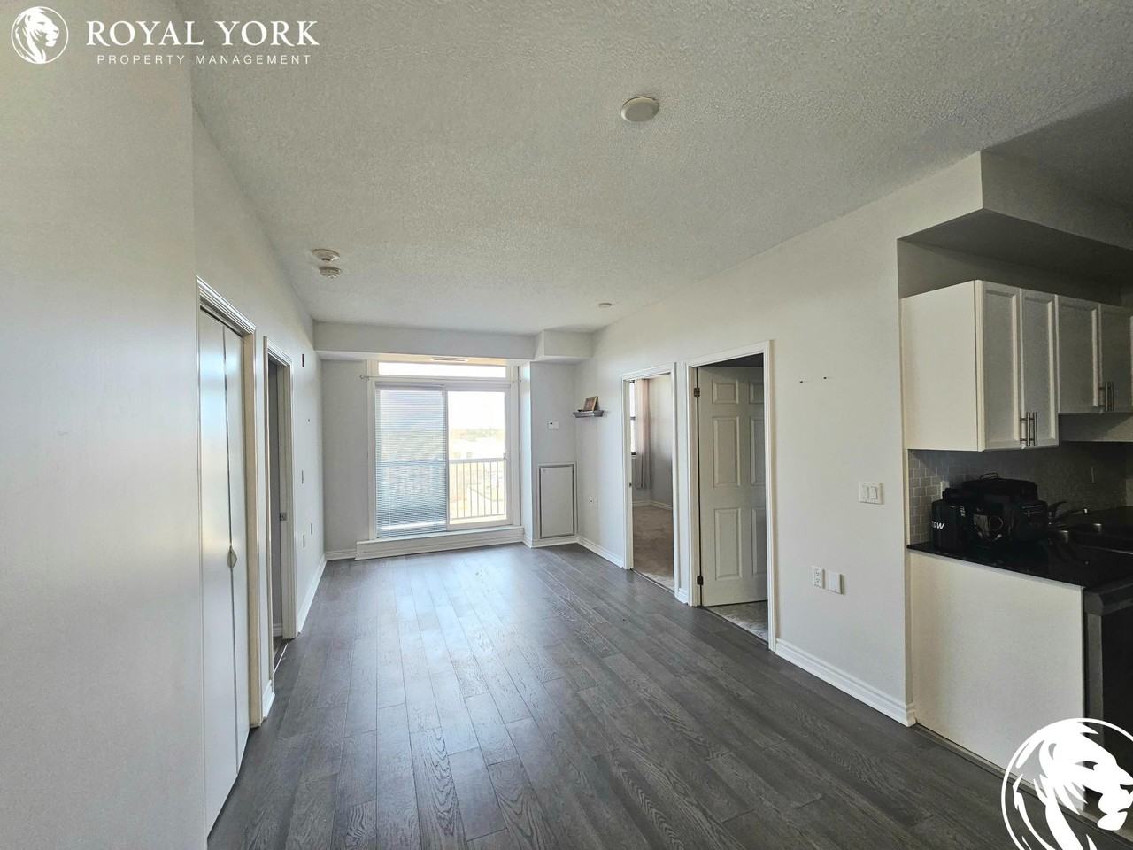 402-15450 Yonge Street, Aurora, Ontario L4G 0K1 - Photo 3 of 14