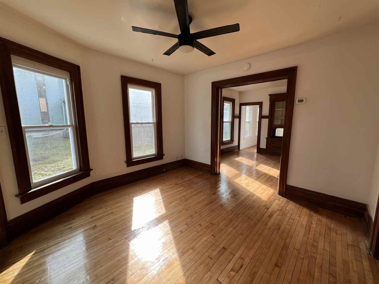 2575 S Howell Ave #LOWER