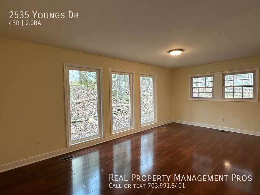 2535 Youngs Dr - Photo 3 of 27