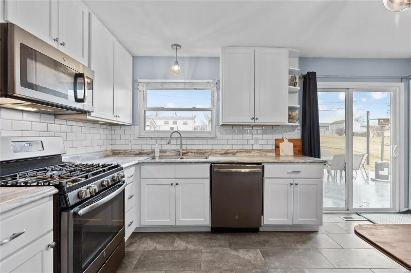 12057 Renaissance Dr - Photo 2 of 21