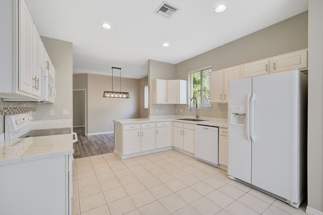 8930 Founders Cir #NA - Photo 3 of 20