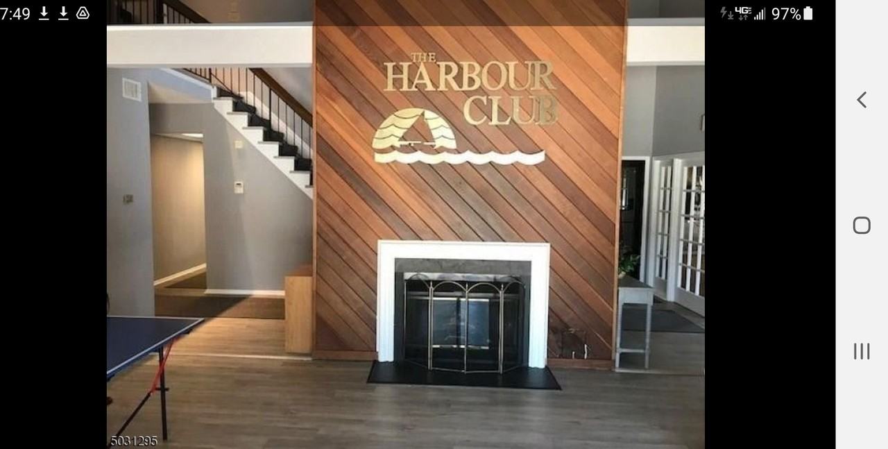 Sunshine Ct #504 - Photo 3 of 25