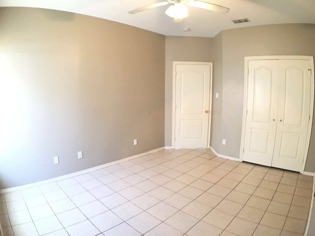 3200 Hill Crest Dr #2 - Photo 3 of 9