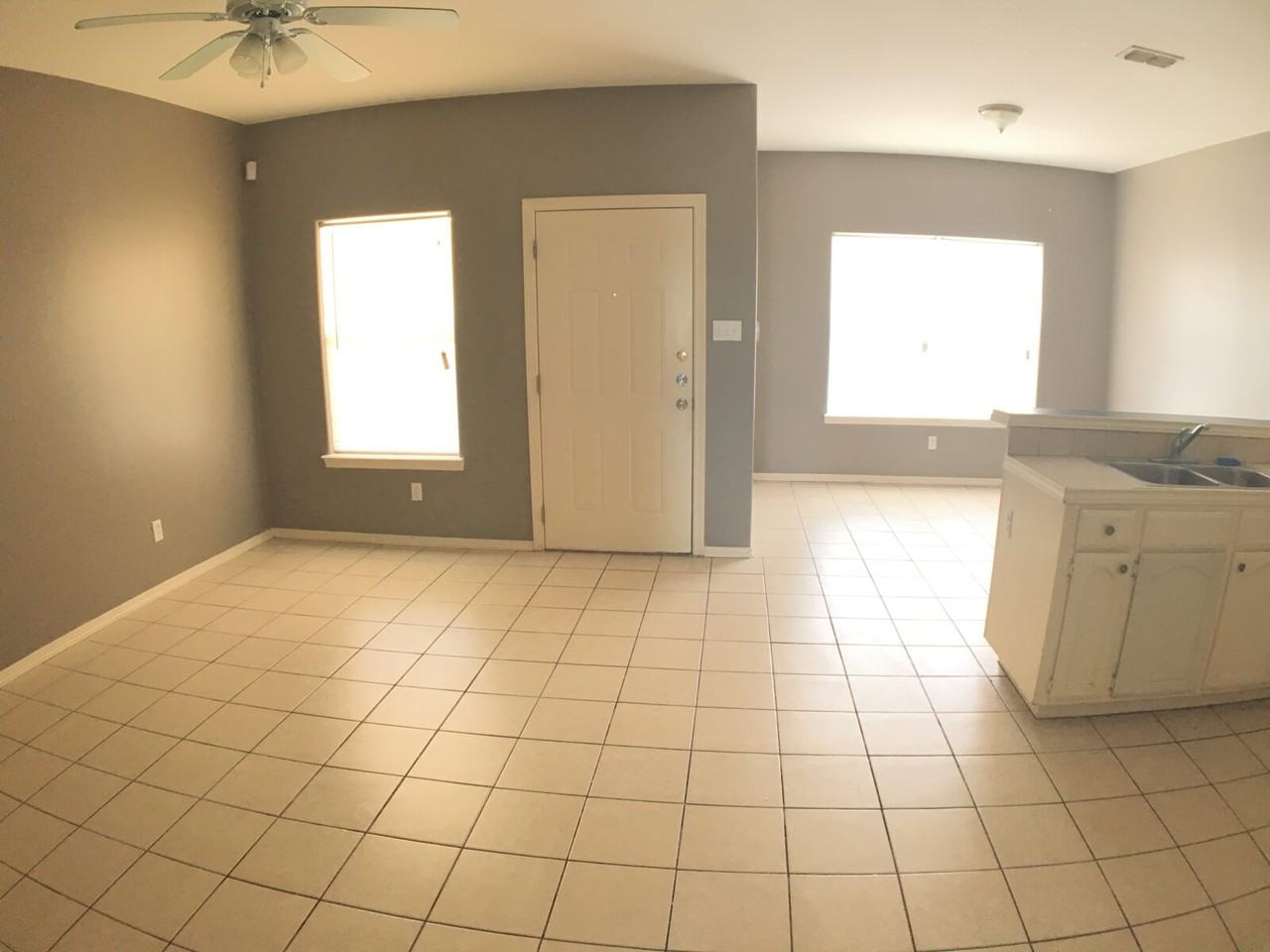 3200 Hill Crest Dr #2 - Photo 5 of 9