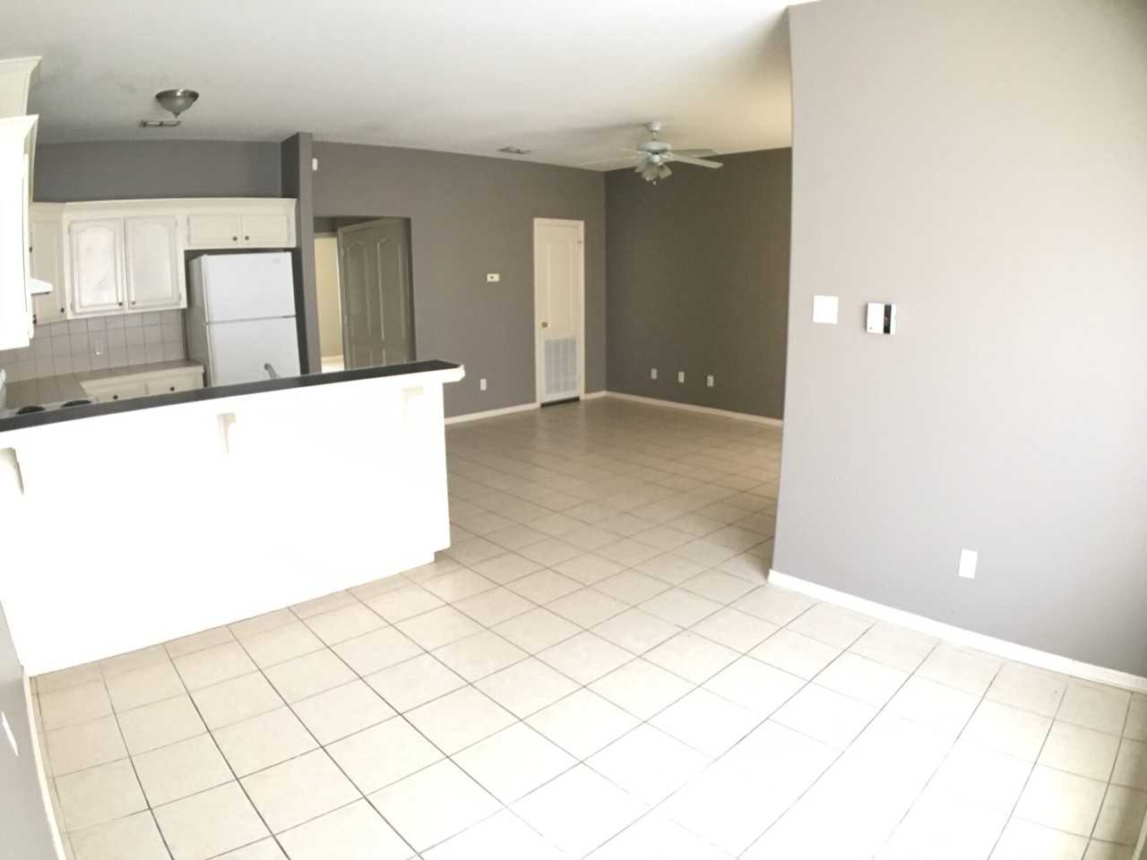 3200 Hill Crest Dr #2 - Photo 6 of 9