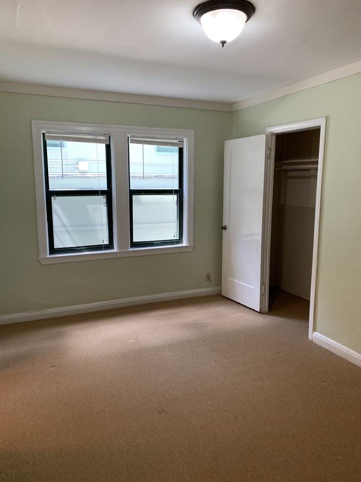 20 Hillcrest Blvd #11R