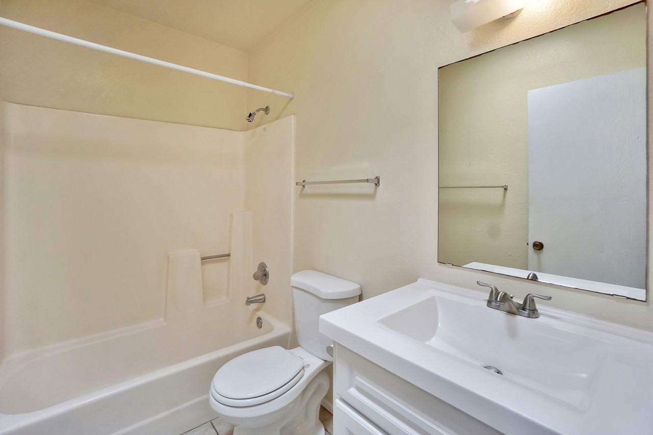 4325 E Fairmount St #1 - Photo 5 of 7