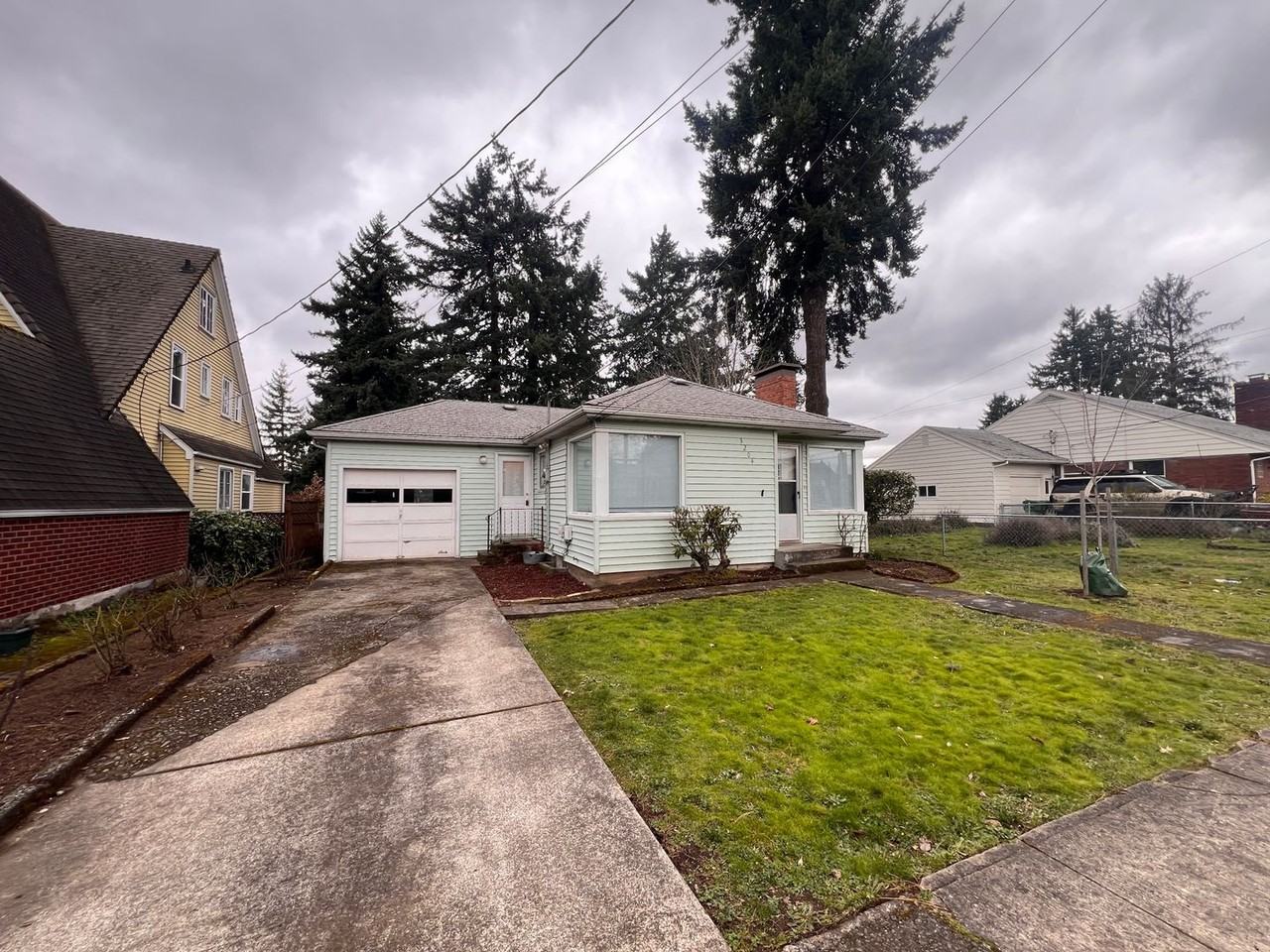 3204 F St - Photo 2 of 20