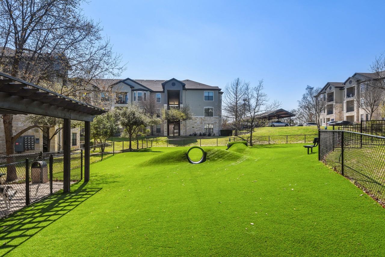 Collier - Photo 4 of 29