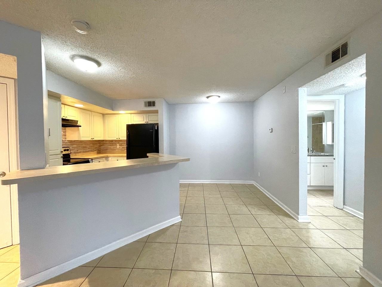 Place 916 Apartments 4642 Commander Dr, Orlando, FL 32822