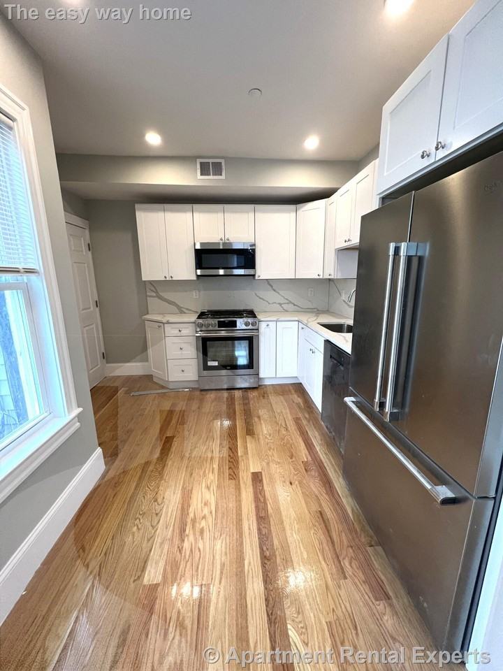 73 Pearl St #2 - Photo 3 of 18