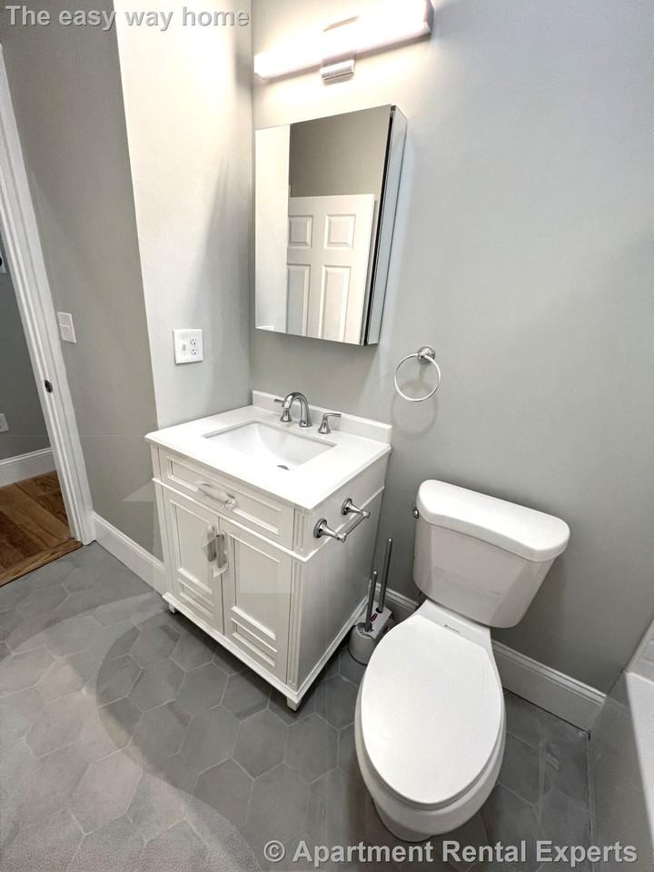 73 Pearl St #2 - Photo 5 of 18