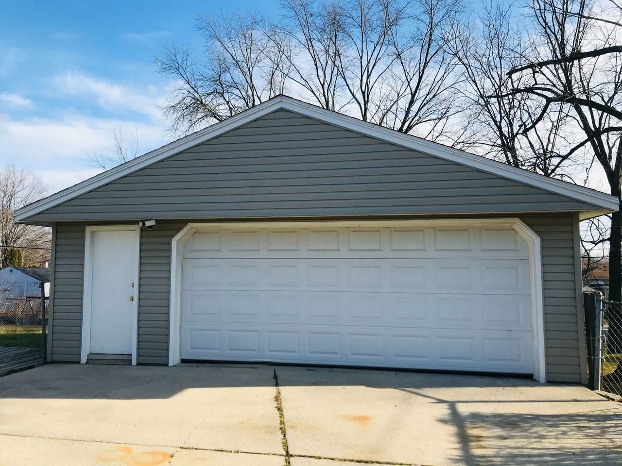 5758 N 71st St - Photo 2 of 5