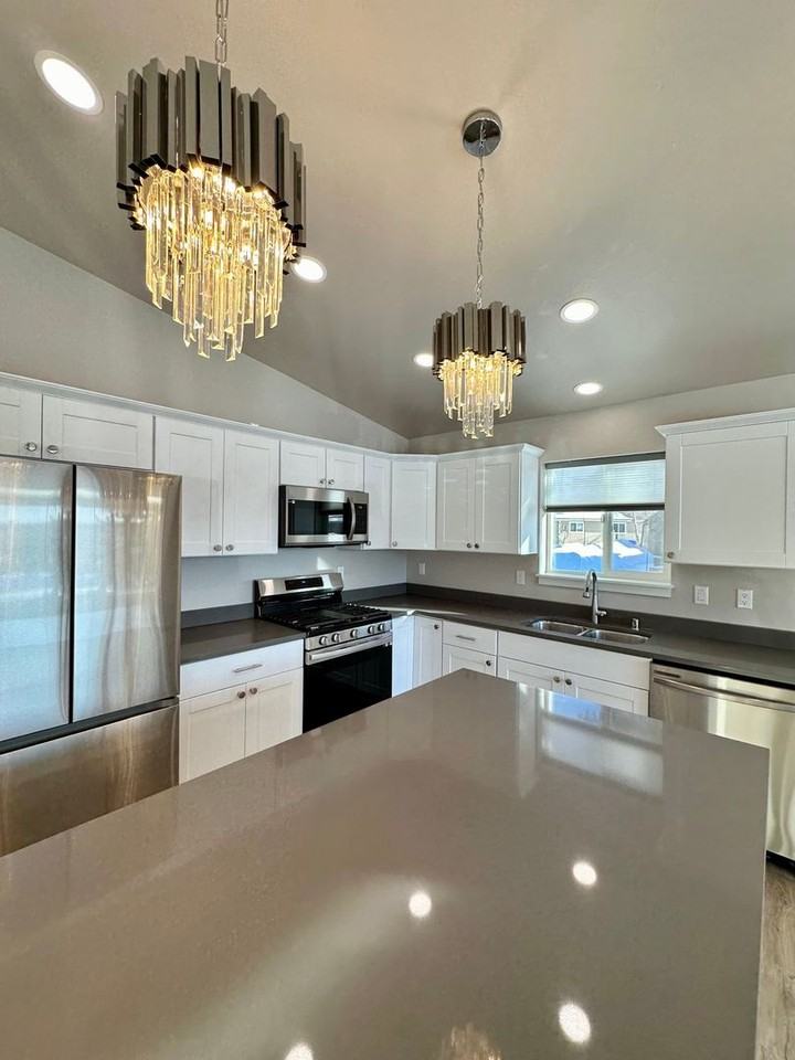 172 Reger Ave - Photo 3 of 13