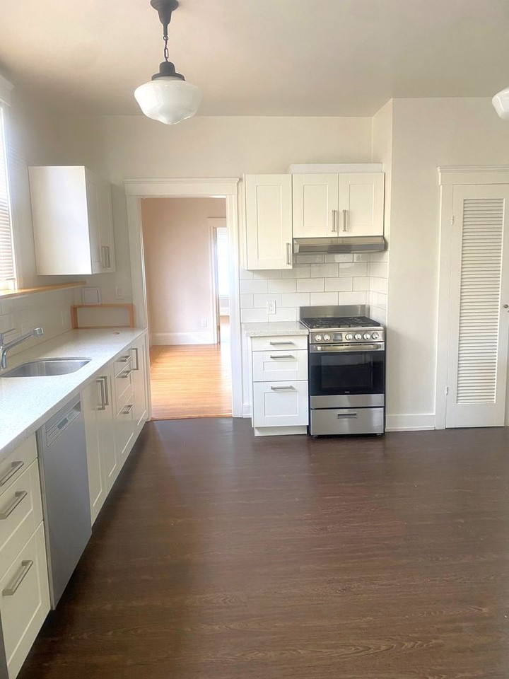 621-625 Hillsborough - Photo 2 of 7