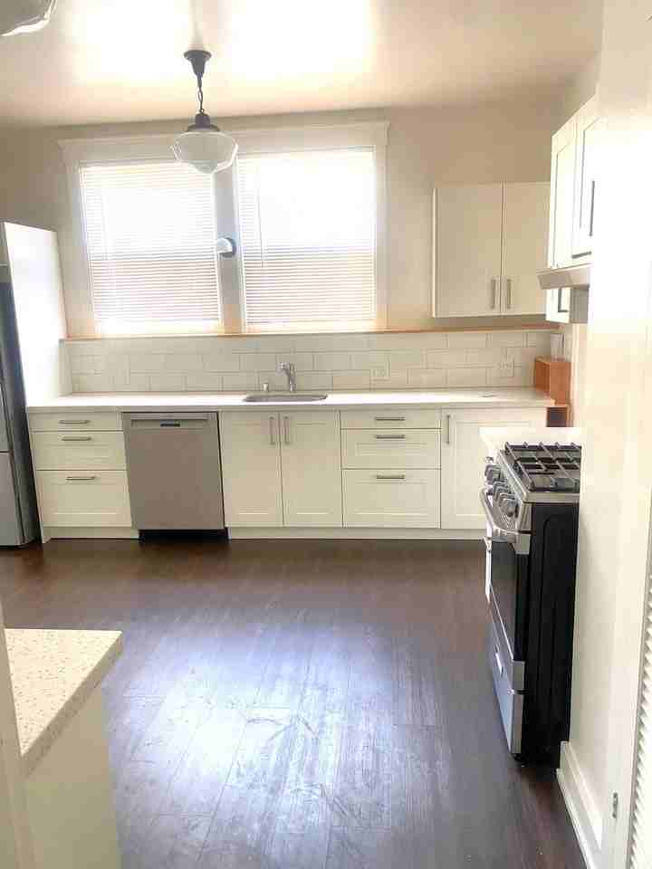 621-625 Hillsborough - Photo 3 of 7