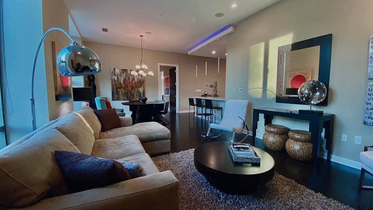 1 Virginia Ave - Photo 7 of 32