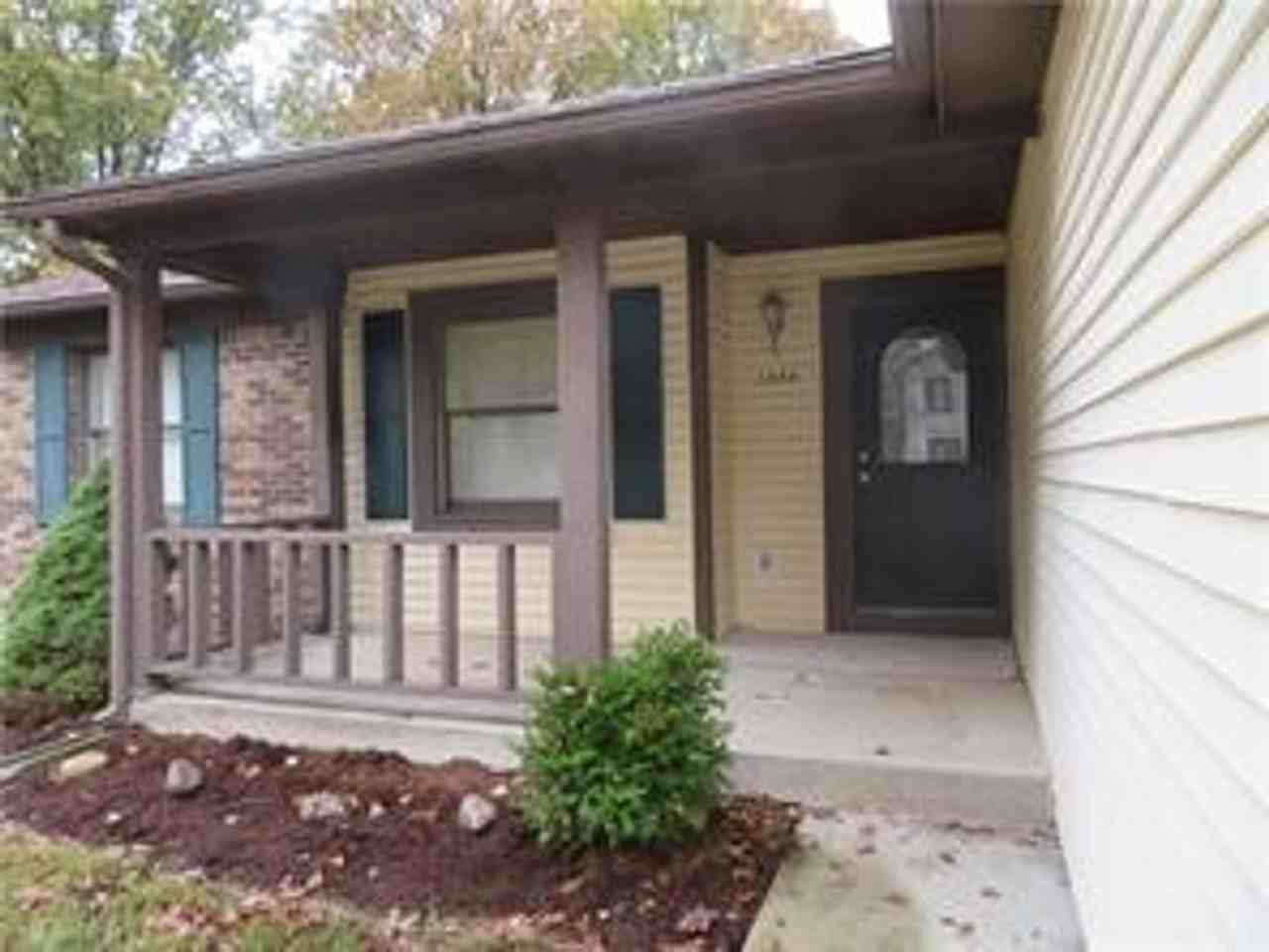 1044 Delray Dr - Photo 2 of 27