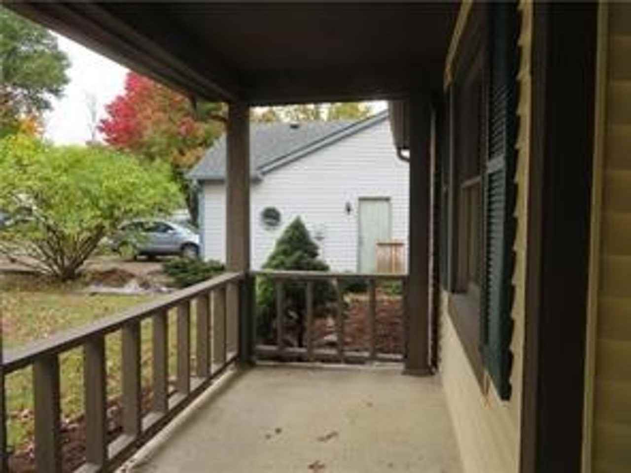 1044 Delray Dr - Photo 3 of 27