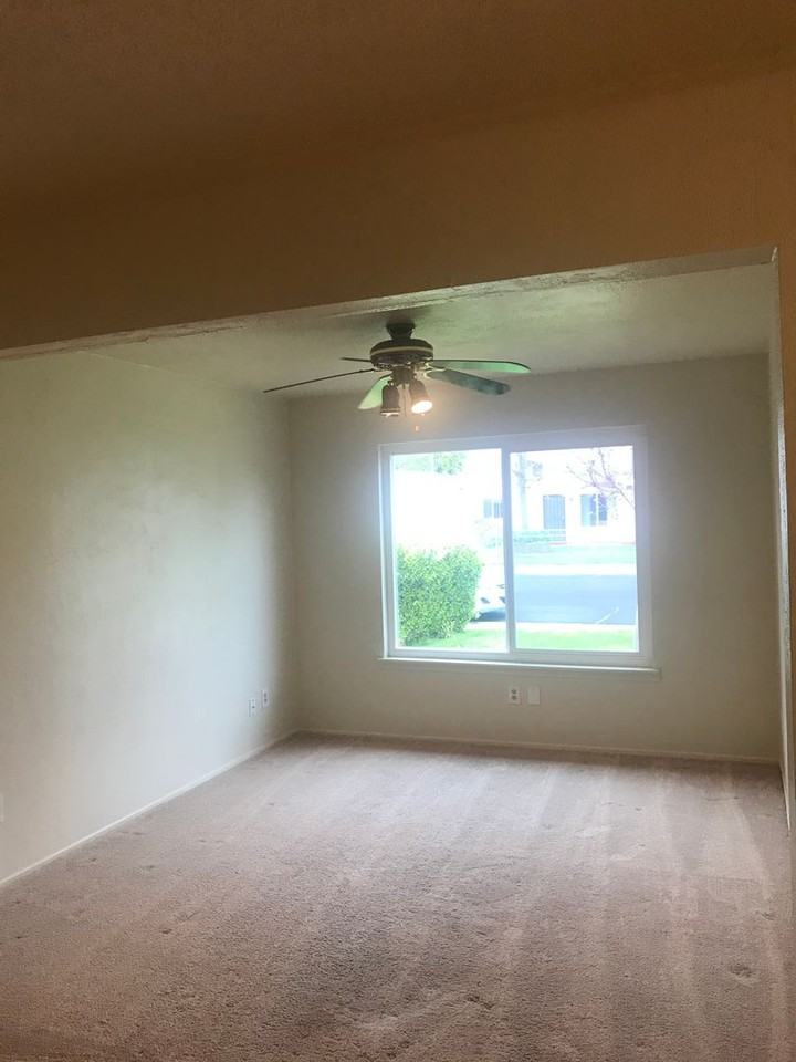 1004 Marston St - Photo 3 of 14