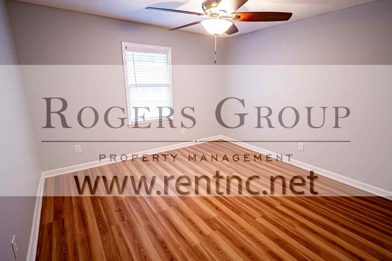 1300 Oakridge Ave - Photo 3 of 7