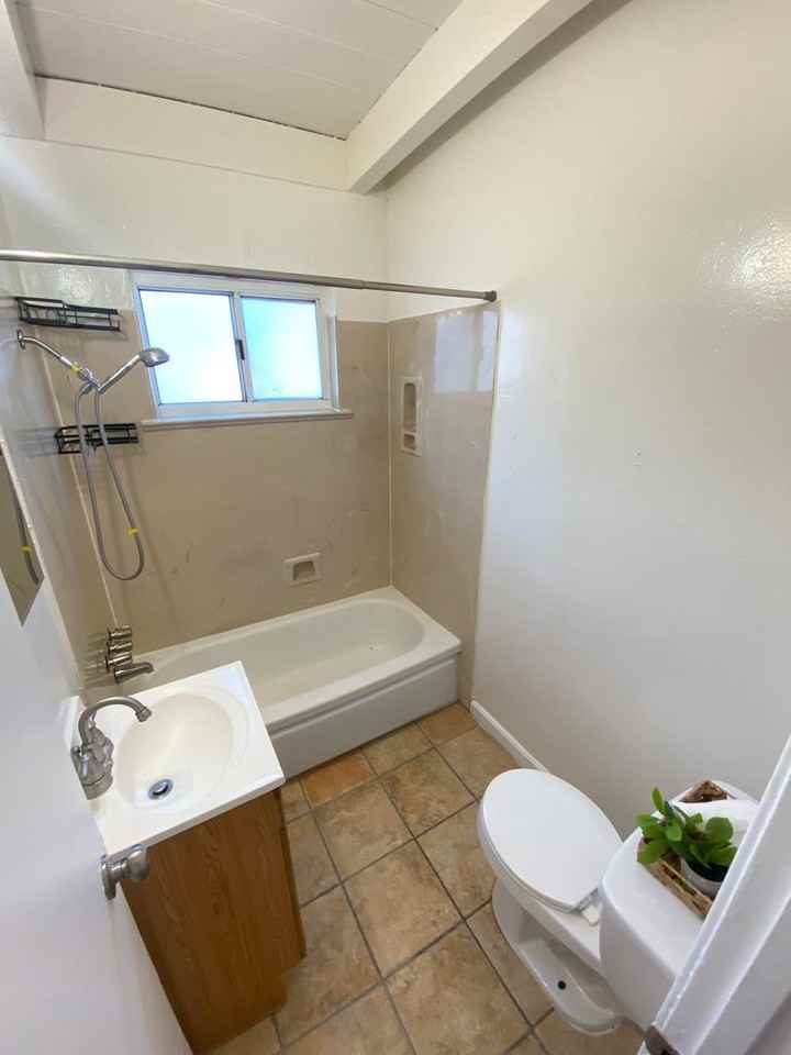 25163 Huntwood Ave - Photo 3 of 5