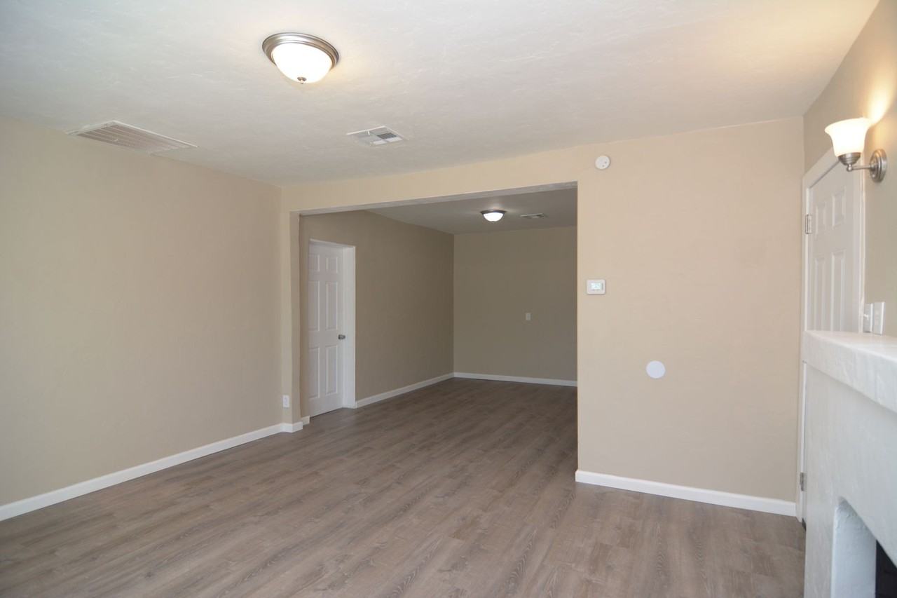 835 E Graybill Dr - Photo 4 of 17