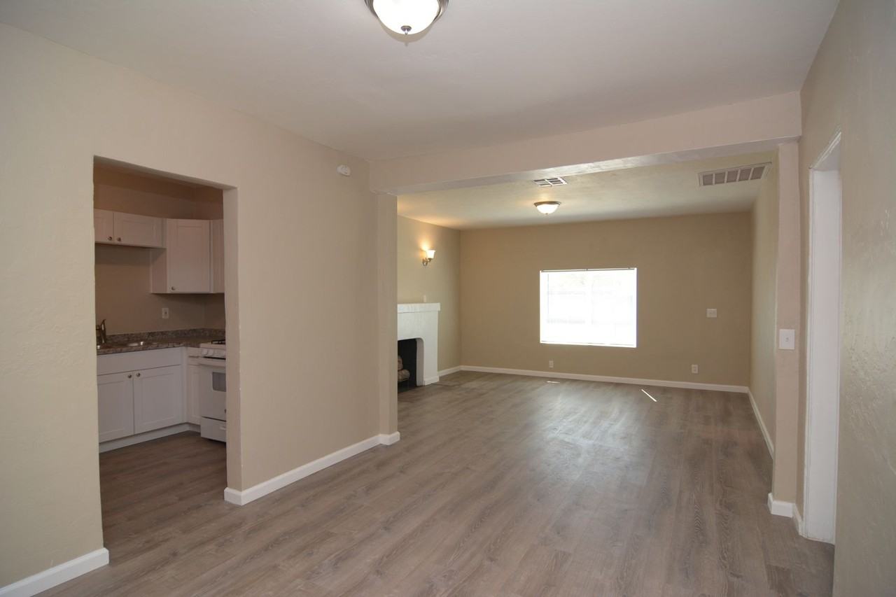 835 E Graybill Dr - Photo 6 of 17