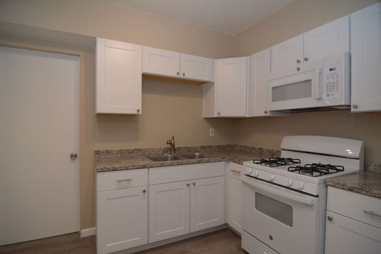 835 E Graybill Dr - Photo 7 of 17